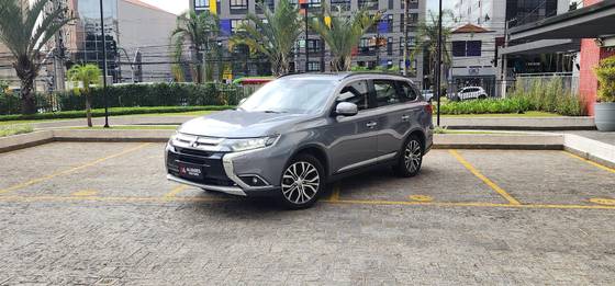MITSUBISHI OUTLANDER 3.0 GT 4X4 V6 24V GASOLINA 4P AUTOMÁTICO